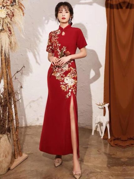 Long red wedding cheongsam with butterfly mesh fabric